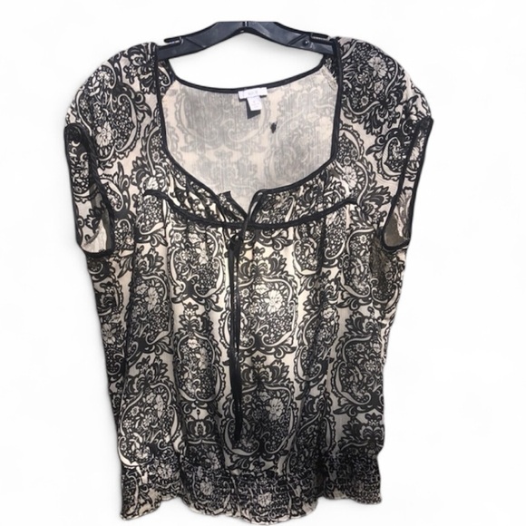 Apt. 9 Tops - XL black and cream floral blouse
